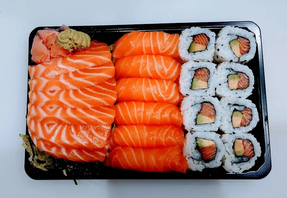 Sushi And Sashimi Saumon